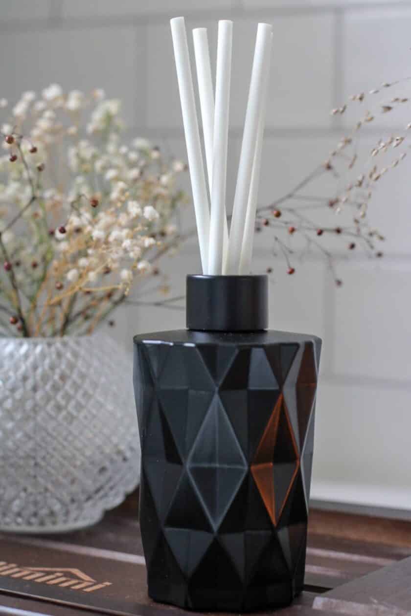 Black Diamond Diffuser with White Reeds