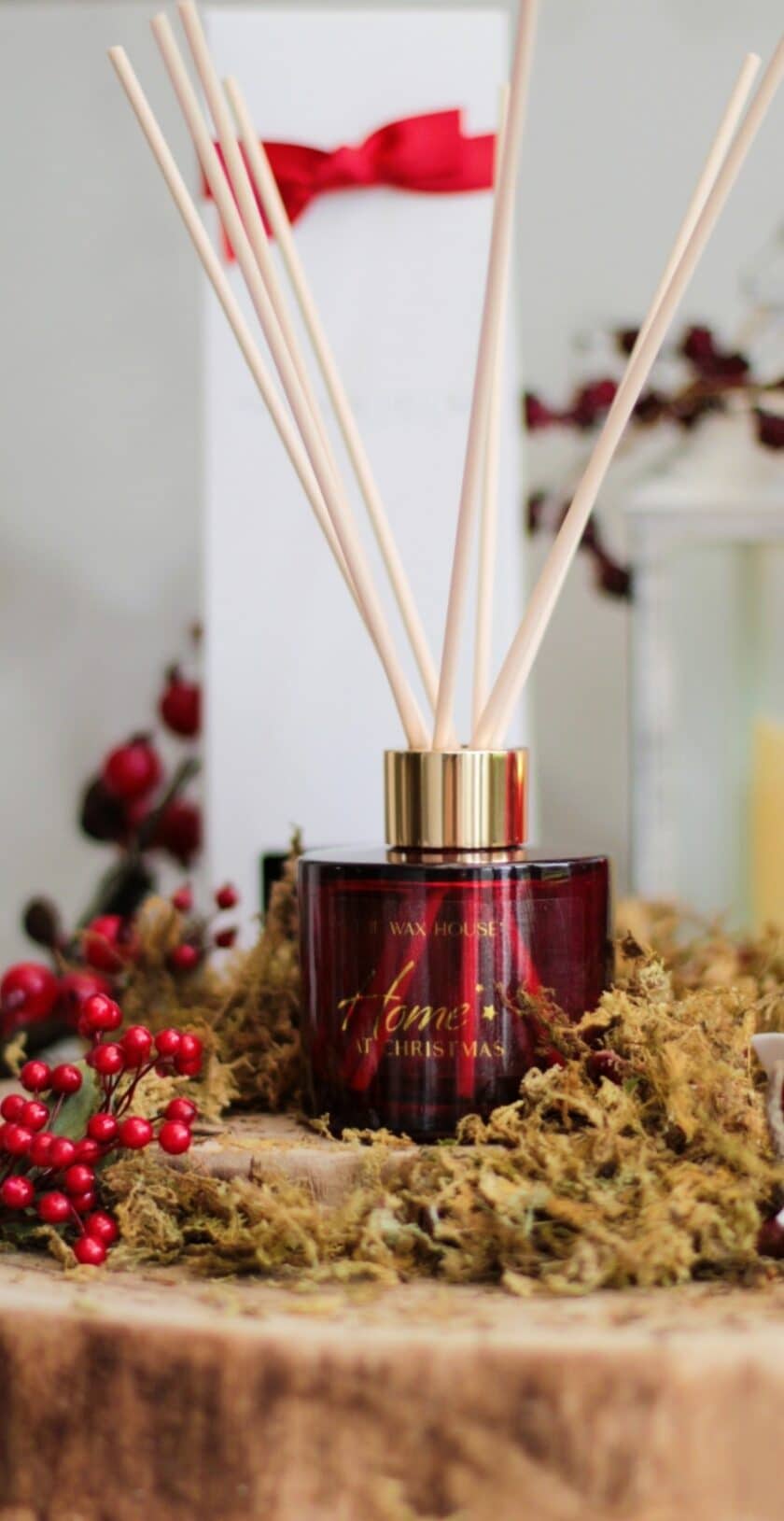 Home at Christmas Luxury Reed Diffuser in Ruby Red and Natural Reeds