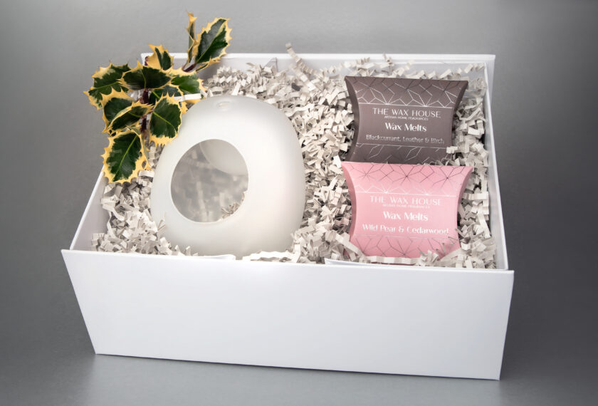Wax Melt Gift Set Frosted White Glass Burner and two packs of Wax Melts
